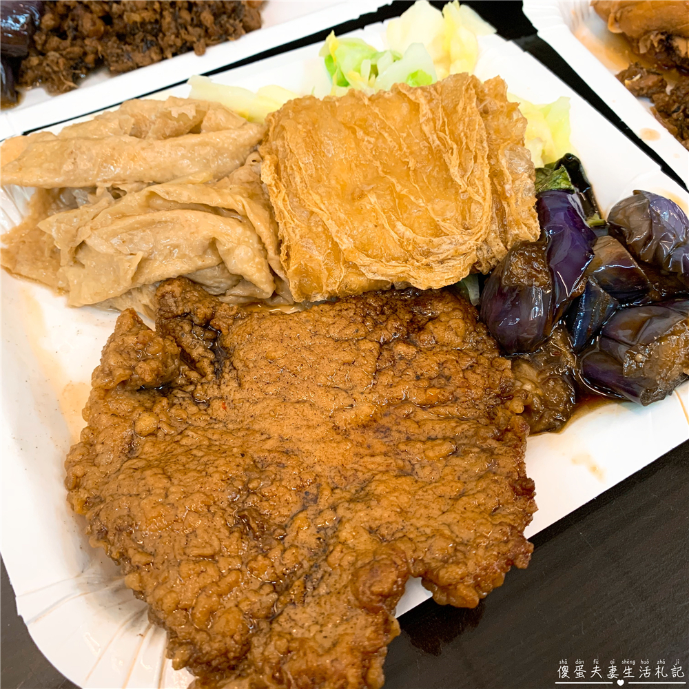 【苗栗市。美食】『品園自助餐』菜色多元豐富美味！超威猛糖醋肉！秒殺全場！ @傻蛋夫妻生活札記