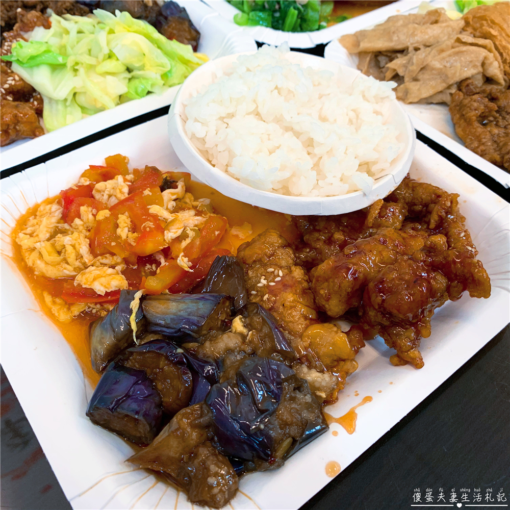 【苗栗市。美食】『品園自助餐』菜色多元豐富美味！超威猛糖醋肉！秒殺全場！ @傻蛋夫妻生活札記