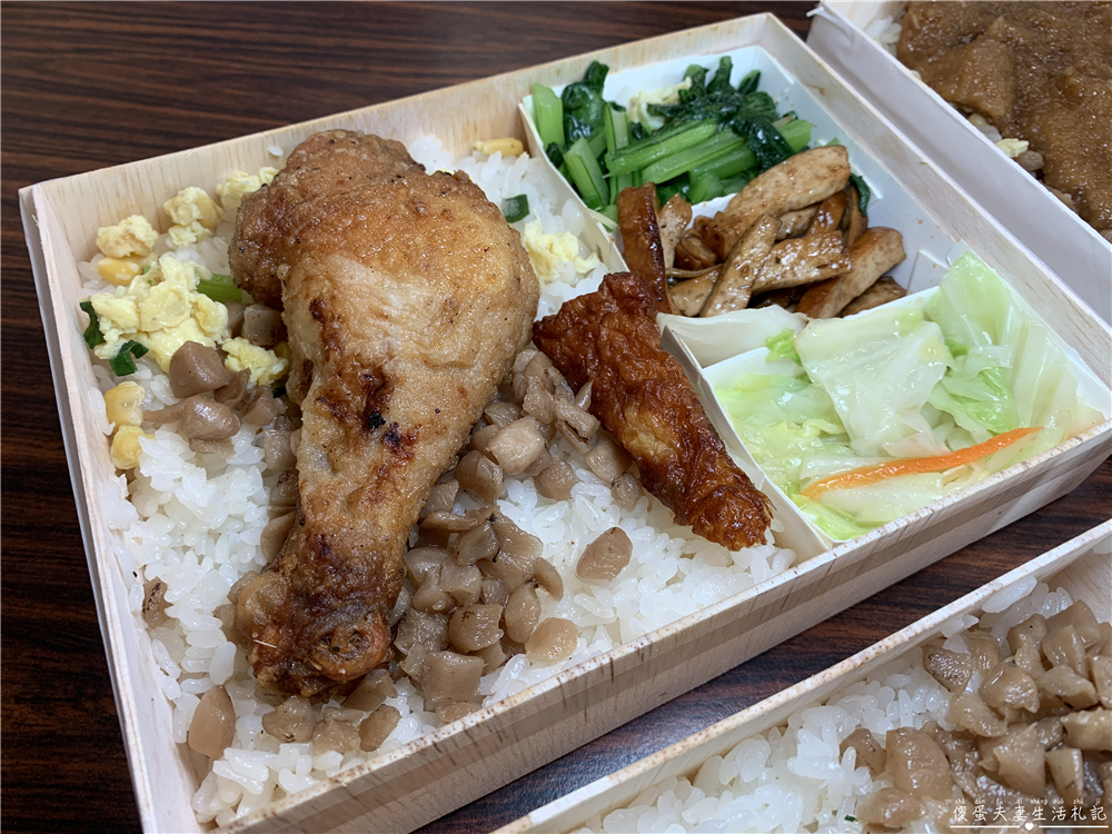 【苗栗市。美食】『55領先池上飯包』均一價！簡單快速的便當專賣店！ @傻蛋夫妻生活札記