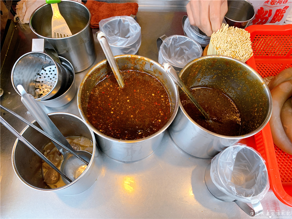 【台中大甲。美食】『康家阿媽ㄟ粉腸』飄香一甲子！鎮瀾宮前排隊必吃美食小吃！ @傻蛋夫妻生活札記