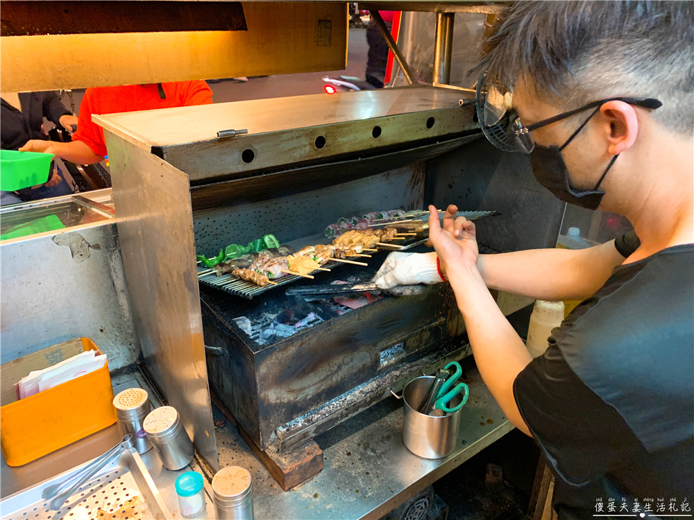 【台中大雅。美食】『大雅烤肉』學府路上超夯的美味平價外帶炭烤串燒！晚餐、宵夜最佳首選！ @傻蛋夫妻生活札記