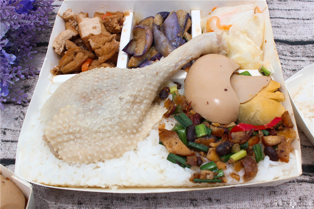 【苗栗市。美食】『富有便當』浮誇系便當!藏在苗栗邊郊的超豐盛便當!滿到看不到飯~~ @傻蛋夫妻生活札記 【苗栗市。美食】『富有便當』浮誇系便當!藏在苗栗邊郊的超豐盛便當!滿到看不到飯~~ @傻蛋夫妻生活札記