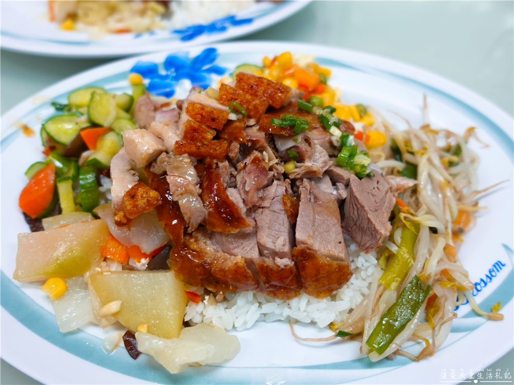 【苗栗銅鑼。美食】『尚味燒臘快餐』皮脆肉嫩！銅鑼街上的美味燒臘快餐店！ @傻蛋夫妻生活札記