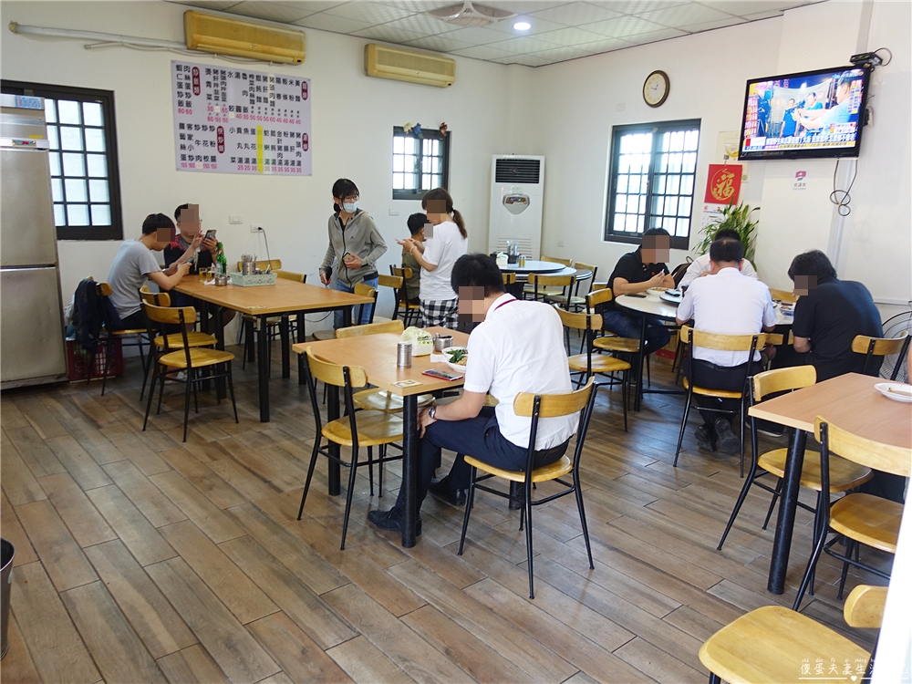 【苗栗市。美食】『小胡麵店』在地人激推！超隱藏但生意依然非常好的美味小吃店！ @傻蛋夫妻生活札記