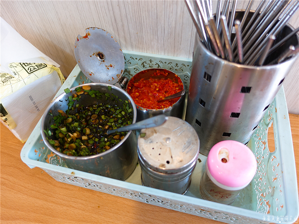 【苗栗市。美食】『小胡麵店』在地人激推！超隱藏但生意依然非常好的美味小吃店！ @傻蛋夫妻生活札記