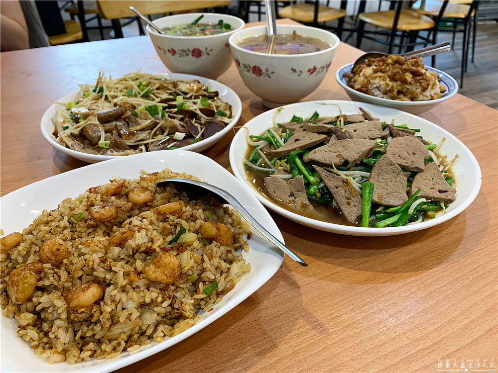 【苗栗市。美食】『小胡麵店』在地人激推！超隱藏但生意依然非常好的美味小吃店！ @傻蛋夫妻生活札記