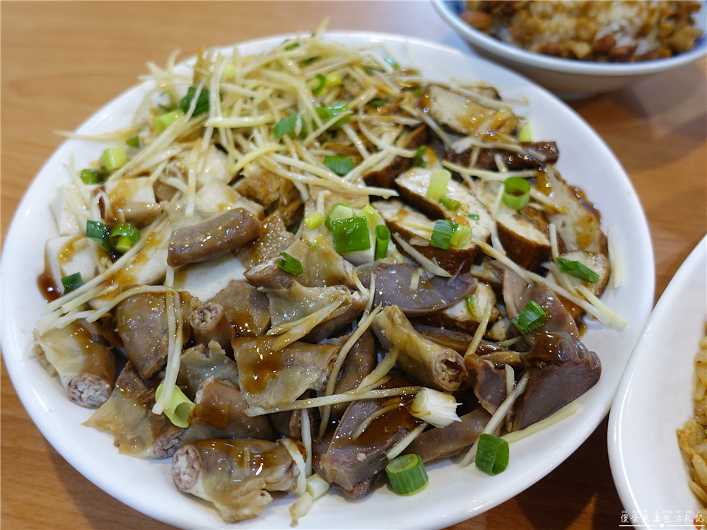 【苗栗市。美食】『小胡麵店』在地人激推！超隱藏但生意依然非常好的美味小吃店！ @傻蛋夫妻生活札記