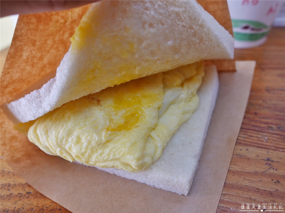 【台中潭子。美食】『當豬撞到蛋』就是要不一樣！與眾不同的創意早餐料理！ @傻蛋夫妻生活札記