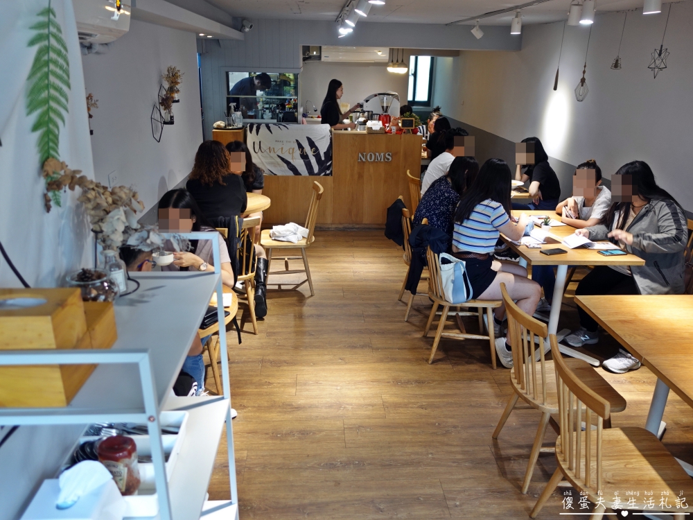 【台中龍井。美食】『嚼食noms-東海店』小巧、溫馨、美味！藏身東海商圈的超熱門寵物友善義式料理！ @傻蛋夫妻生活札記