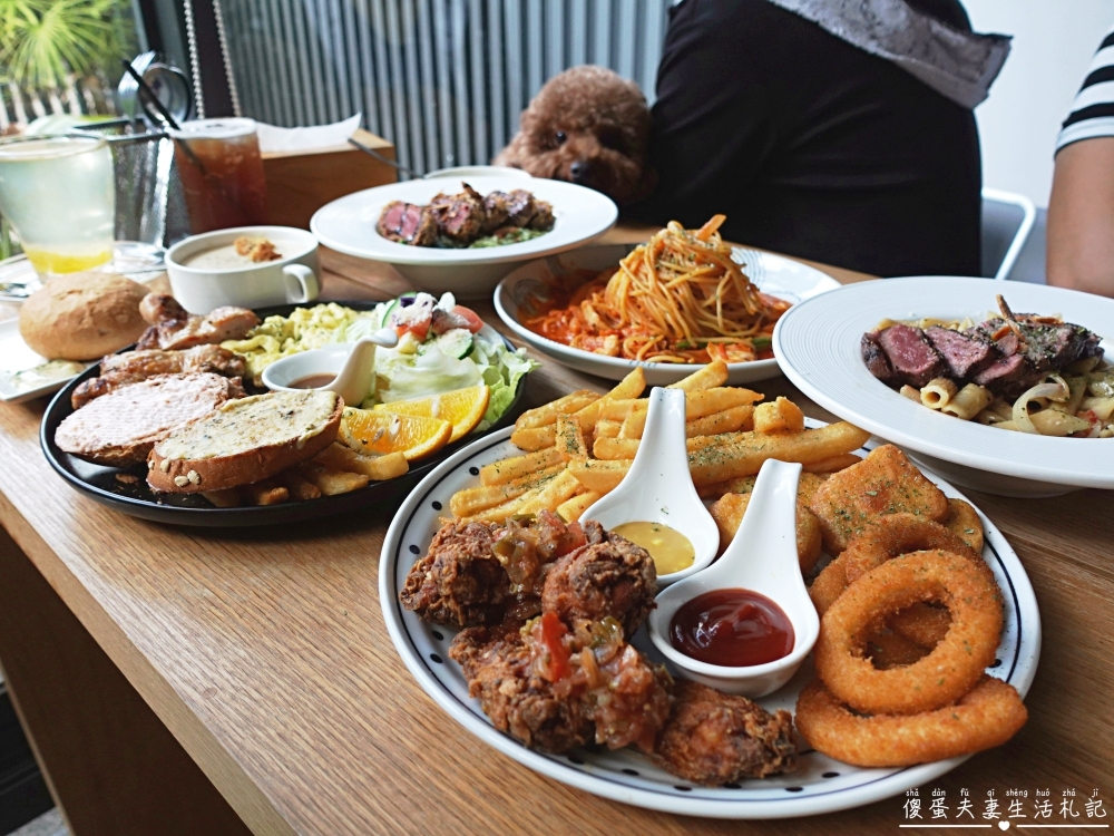 【台中龍井。美食】『嚼食noms-東海店』小巧、溫馨、美味！藏身東海商圈的超熱門寵物友善義式料理！ @傻蛋夫妻生活札記