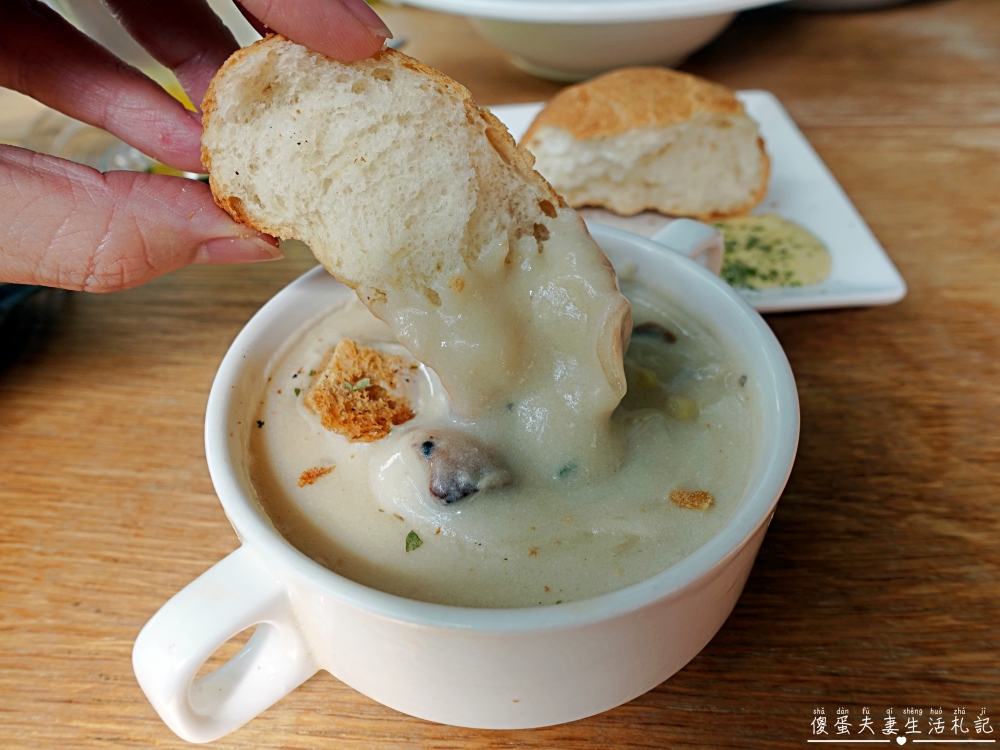 【台中龍井。美食】『嚼食noms-東海店』小巧、溫馨、美味！藏身東海商圈的超熱門寵物友善義式料理！ @傻蛋夫妻生活札記