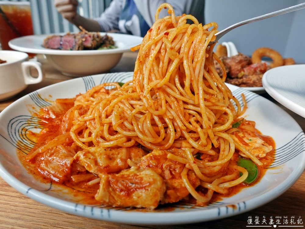 【台中龍井。美食】『嚼食noms-東海店』小巧、溫馨、美味！藏身東海商圈的超熱門寵物友善義式料理！ @傻蛋夫妻生活札記