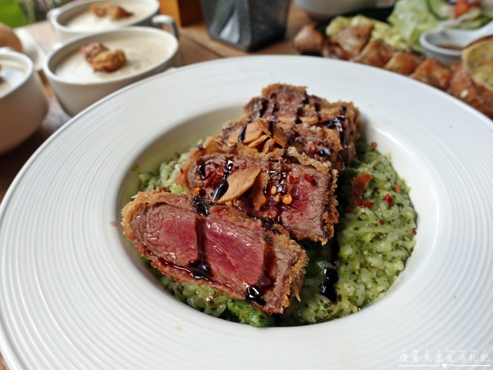 【台中龍井。美食】『嚼食noms-東海店』小巧、溫馨、美味！藏身東海商圈的超熱門寵物友善義式料理！ @傻蛋夫妻生活札記