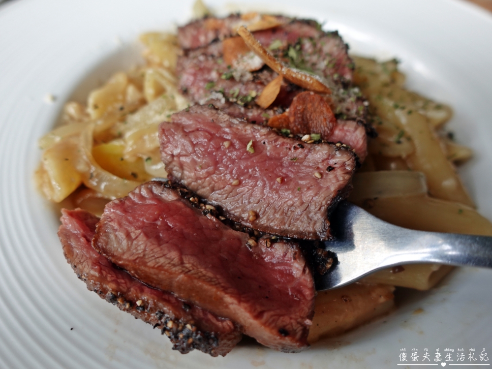 【台中龍井。美食】『嚼食noms-東海店』小巧、溫馨、美味！藏身東海商圈的超熱門寵物友善義式料理！ @傻蛋夫妻生活札記