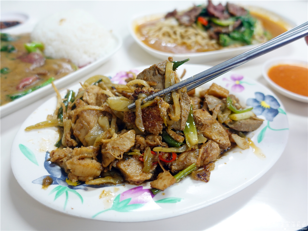 【台中北屯美食】『潮州牛肉林牛雜湯』超人氣排隊美食！北屯超夯牛肉、牛雜料理！ @傻蛋夫妻生活札記