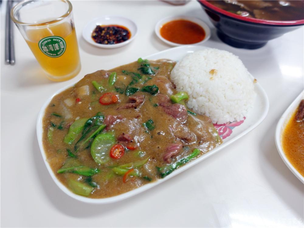 【台中北屯美食】『潮州牛肉林牛雜湯』超人氣排隊美食！北屯超夯牛肉、牛雜料理！ @傻蛋夫妻生活札記