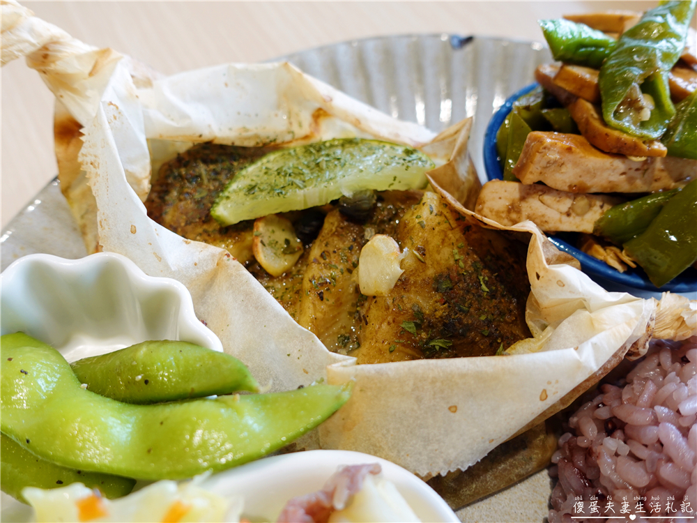 【苗栗市。美食】『米盛食堂』最強配菜！擺盤漂亮、風格清新的美味簡餐系便當！ @傻蛋夫妻生活札記