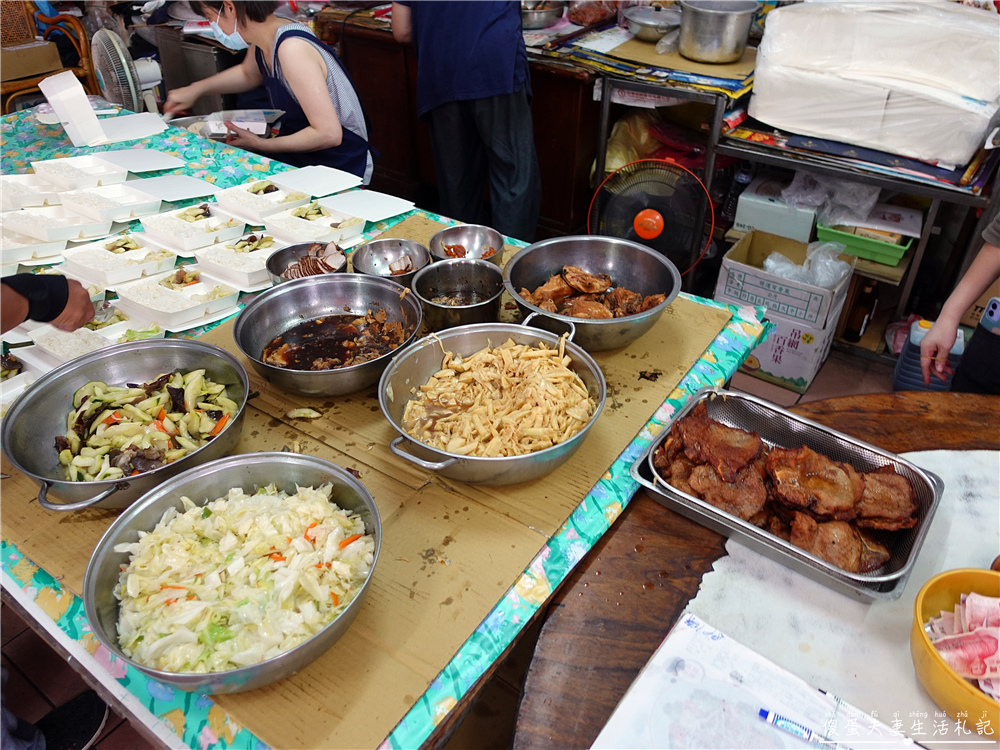 【苗栗市。美食】『無名便當』超級隱藏版！超美味，便宜到無可挑剔的巷子內佛心便當！ @傻蛋夫妻生活札記