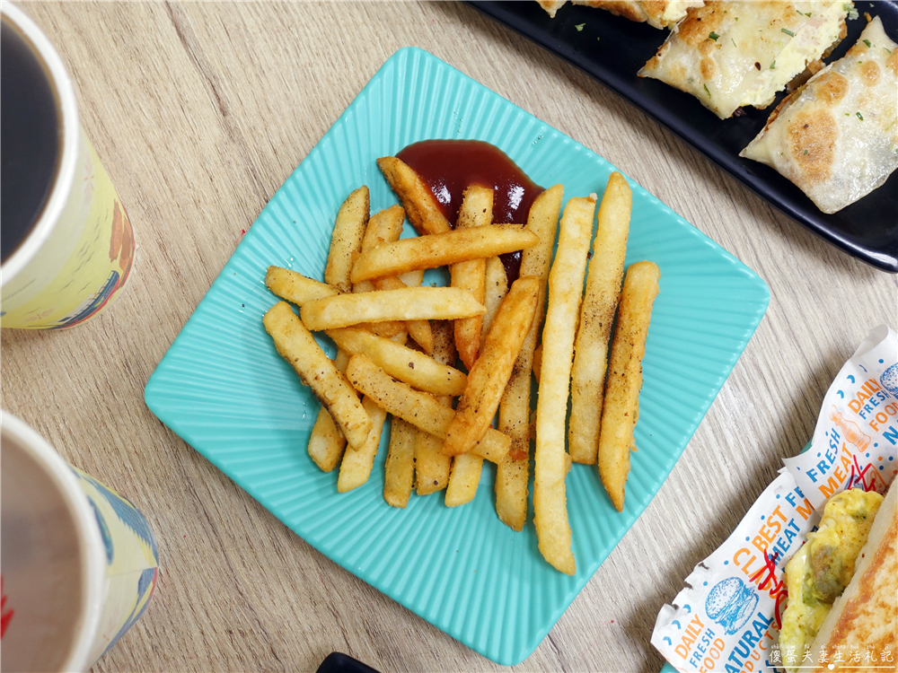 【苗栗市。美食】『山姆夾心 SAM WICH 早午餐』口味新穎早午餐！超推奶煎焦糖與軟法麵包！ @傻蛋夫妻生活札記