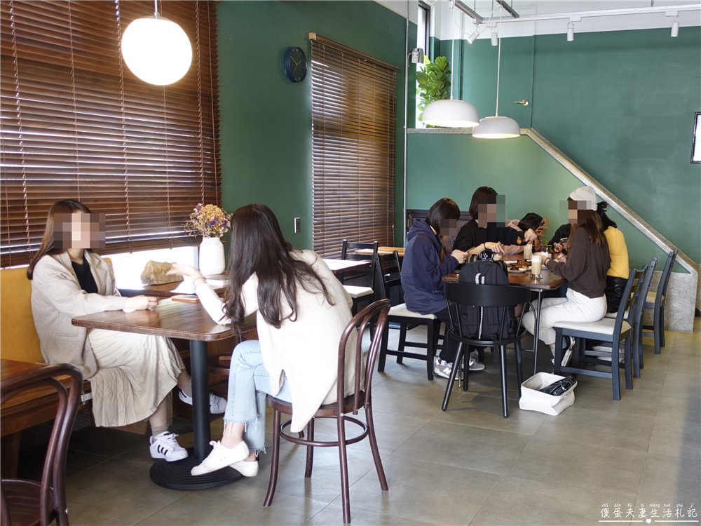 【苗栗市。美食】『沛克咖啡店 Pergram Coffee Roasters』輕鬆舒適~風格典雅的自家烘焙咖啡廳！ @傻蛋夫妻生活札記