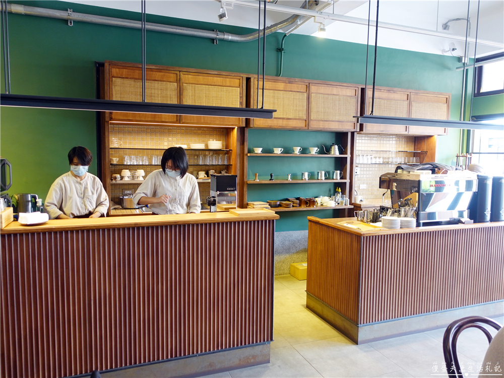 【苗栗市。美食】『沛克咖啡店 Pergram Coffee Roasters』輕鬆舒適~風格典雅的自家烘焙咖啡廳！ @傻蛋夫妻生活札記