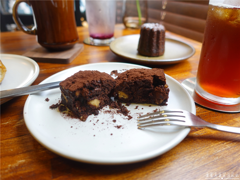 【苗栗市。美食】『沛克咖啡店 Pergram Coffee Roasters』輕鬆舒適~風格典雅的自家烘焙咖啡廳！ @傻蛋夫妻生活札記