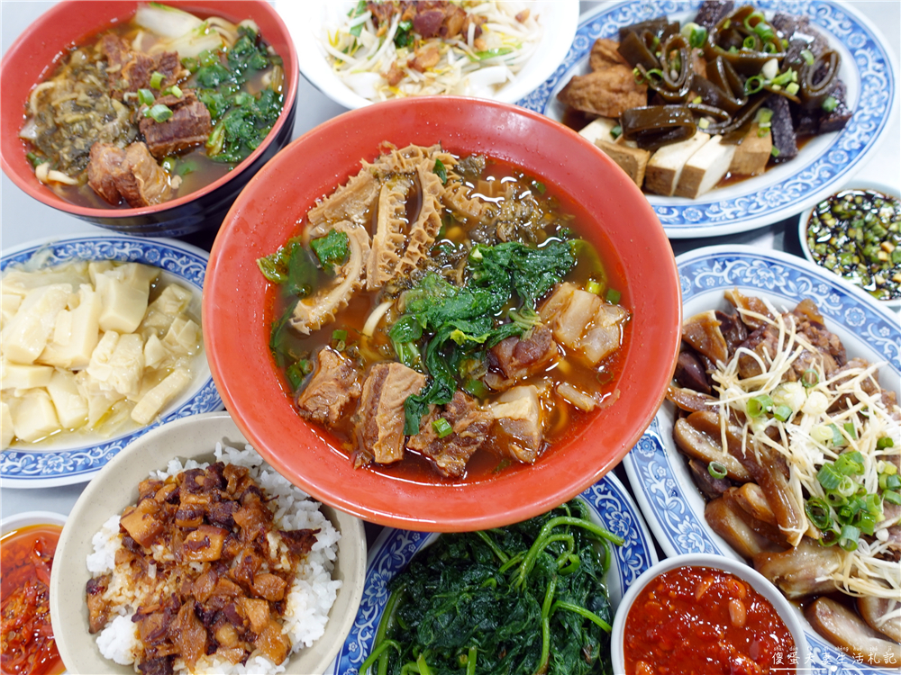 【苗栗後龍。美食】『黃屋牛肉麵』在地人激推！十班坑超人氣牛肉麵小吃店！ @傻蛋夫妻生活札記