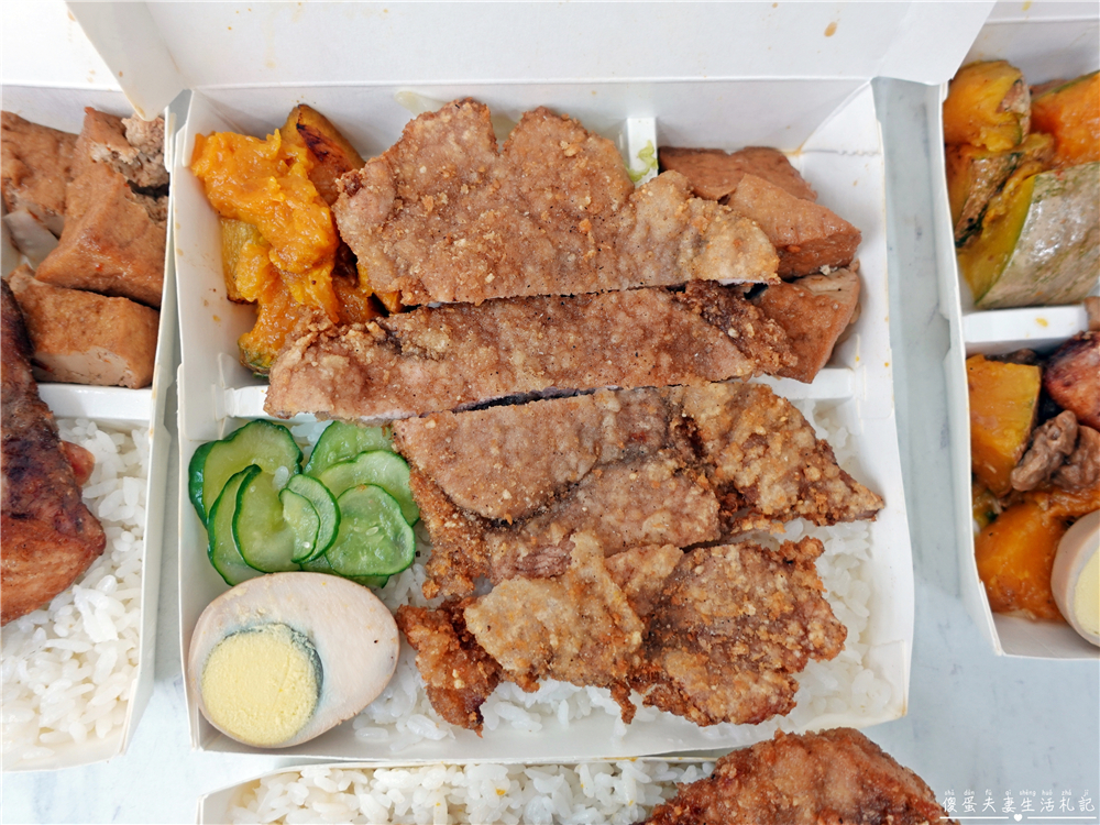 【苗栗市。美食】『胡記便當』午餐救星！少量就送的老字號巷子內便當！ @傻蛋夫妻生活札記