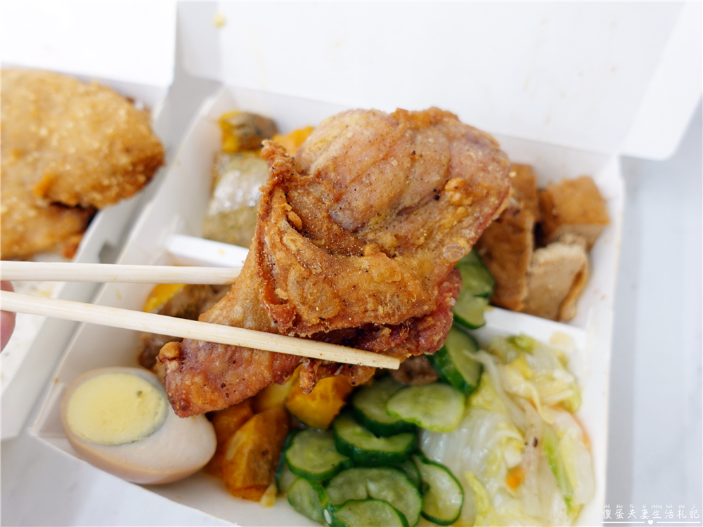 【苗栗市。美食】『胡記便當』午餐救星！少量就送的老字號巷子內便當！ @傻蛋夫妻生活札記