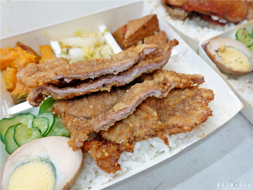 【苗栗市。美食】『胡記便當』午餐救星！少量就送的老字號巷子內便當！ @傻蛋夫妻生活札記