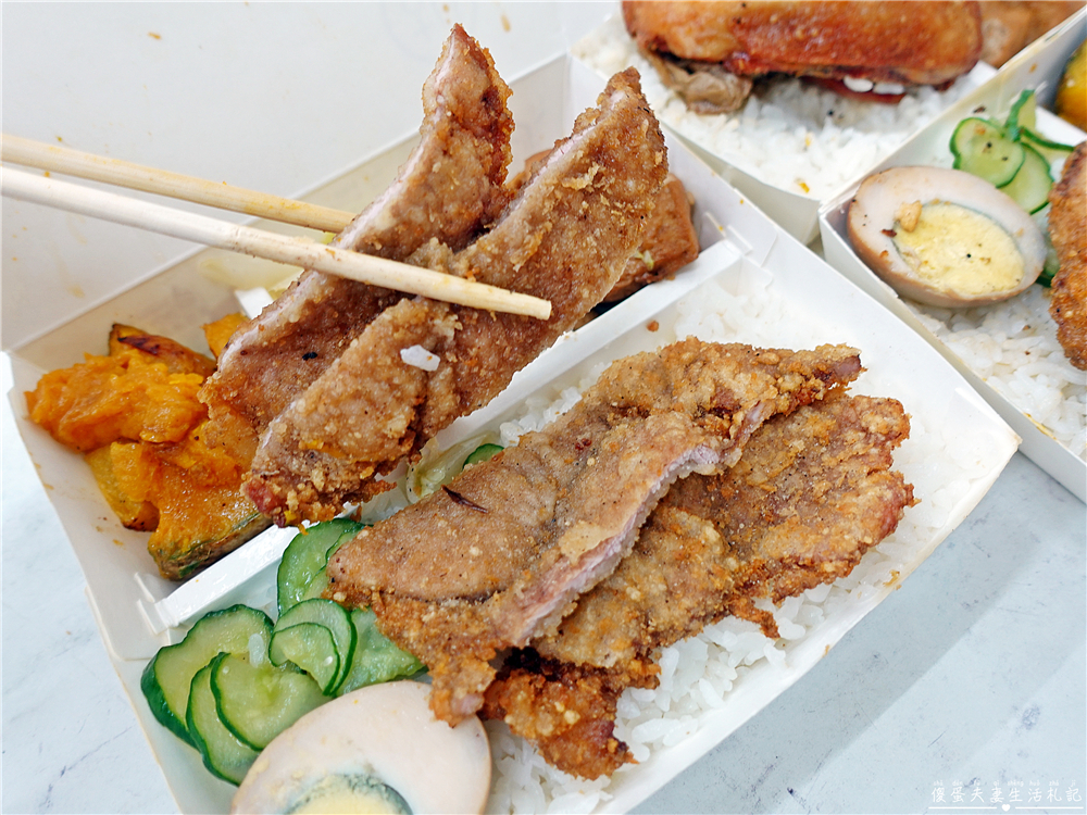 【苗栗市。美食】『胡記便當』午餐救星！少量就送的老字號巷子內便當！ @傻蛋夫妻生活札記