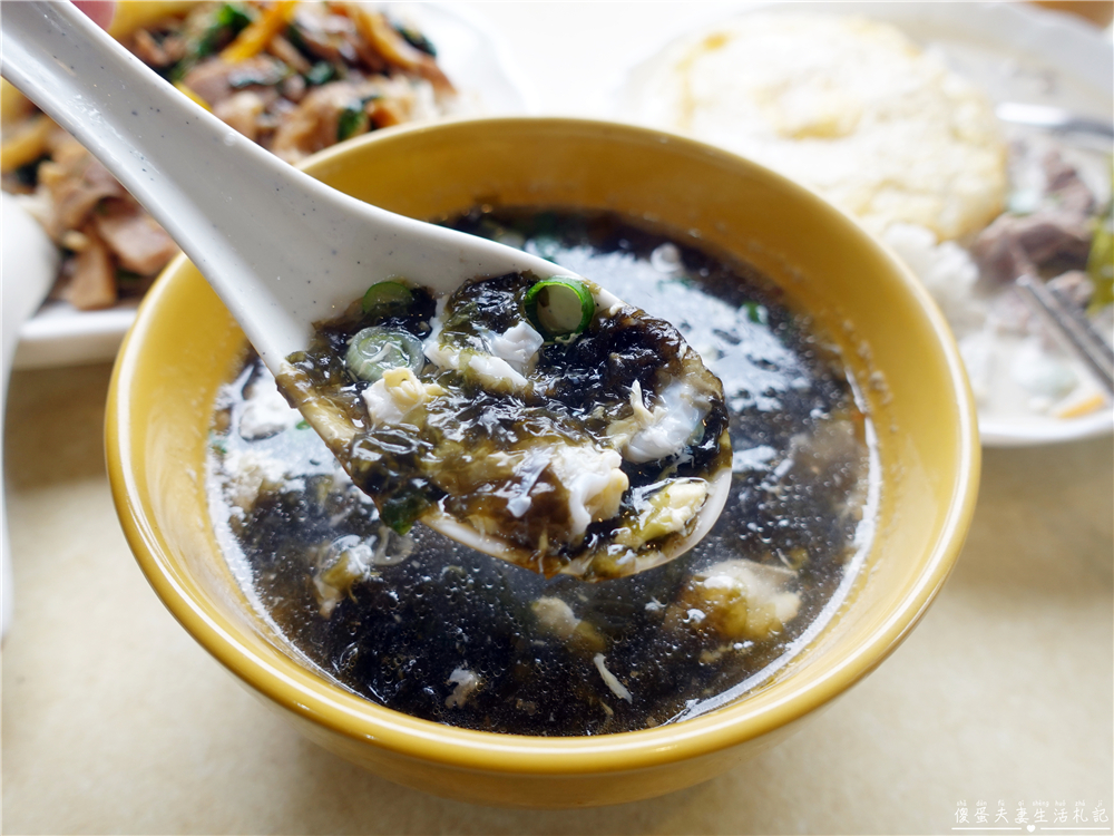 【苗栗公館。美食】『泰式打拋飯』低調小店！藏身鶴岡國小旁的道地泰式小吃！ @傻蛋夫妻生活札記