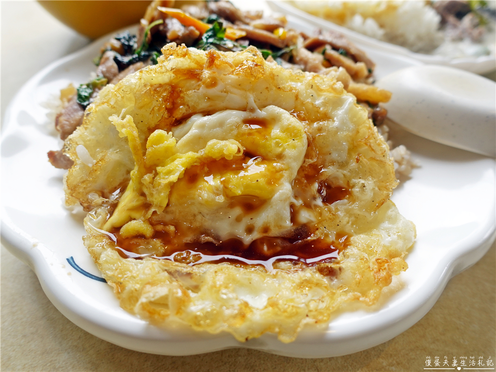 【苗栗公館。美食】『泰式打拋飯』低調小店！藏身鶴岡國小旁的道地泰式小吃！ @傻蛋夫妻生活札記