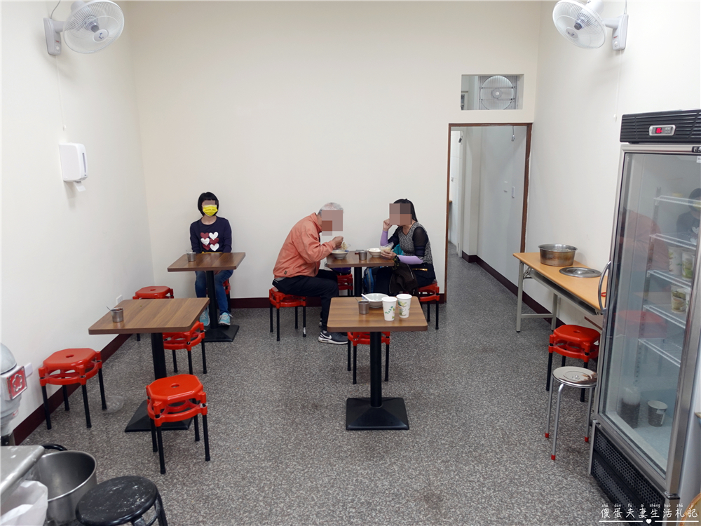 【台中北屯。美食】『務本早點』超誇張排隊美食！特色蔥辣燒餅油條~~原精武路無名燒餅油條！ @傻蛋夫妻生活札記