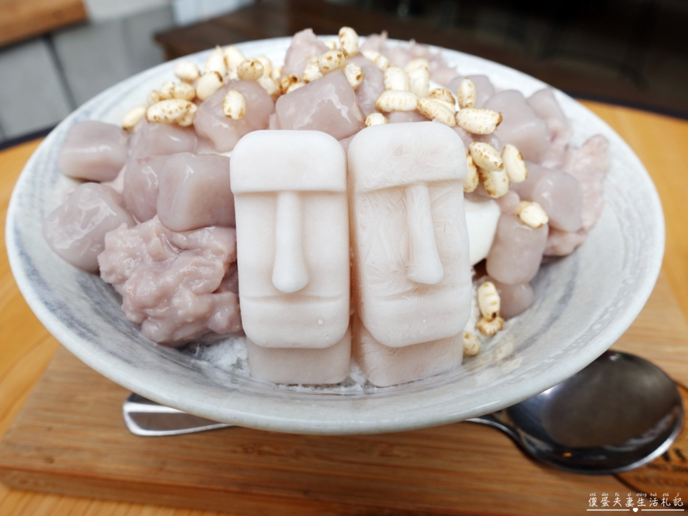 【台南中西區。美食】『艾摩多手工杏仁豆腐』超可愛摩艾雪花冰！美味、可愛兼具的超特色甜品！ @傻蛋夫妻生活札記