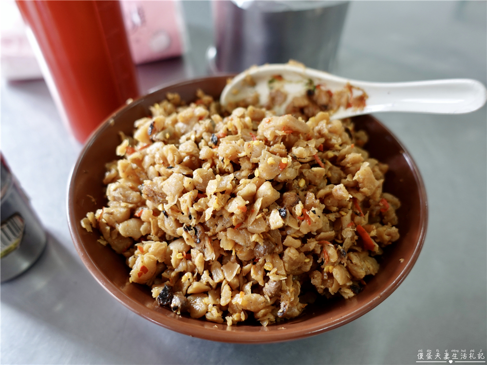 【台中東區。美食】『妙的炒麵』在地人的傳統早、午餐！新光黃昏市場旁的美味小吃！ @傻蛋夫妻生活札記