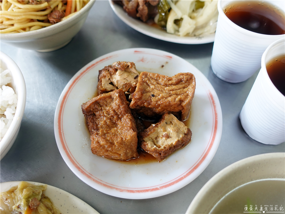 【台中東區。美食】『妙的炒麵』在地人的傳統早、午餐！新光黃昏市場旁的美味小吃！ @傻蛋夫妻生活札記