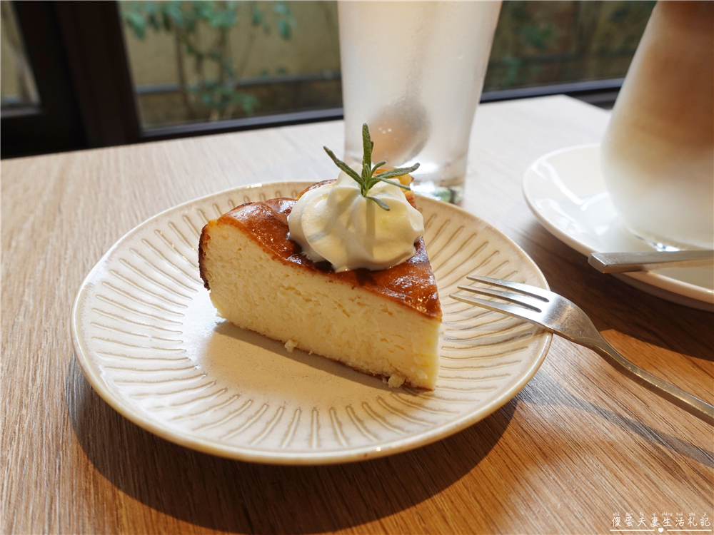 【台中北屯。美食】『The Maple Cafe 楓葉咖啡』擺盤精緻、份量實在！來一個舒服的澳式早午餐吧！ @傻蛋夫妻生活札記