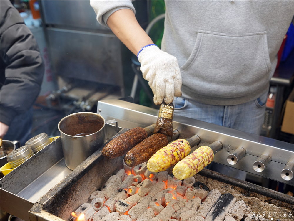 【台中北屯。夜市】『總站夜市』蒐集25家夜市美食！千坪夜市超過300攤位，吃喝玩樂一次搞定~ @傻蛋夫妻生活札記