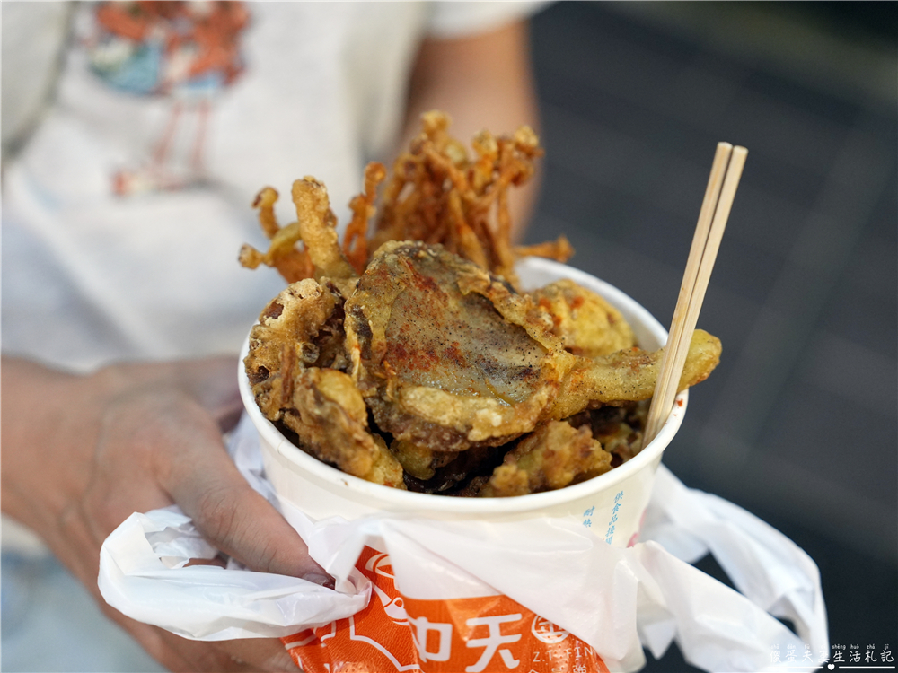 【台中北屯。夜市】『總站夜市』蒐集25家夜市美食！千坪夜市超過300攤位，吃喝玩樂一次搞定~ @傻蛋夫妻生活札記