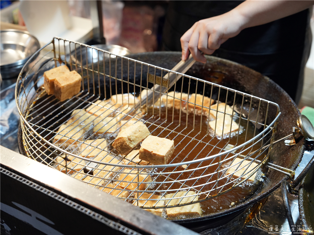 【台中北屯。夜市】『總站夜市』蒐集25家夜市美食！千坪夜市超過300攤位，吃喝玩樂一次搞定~ @傻蛋夫妻生活札記