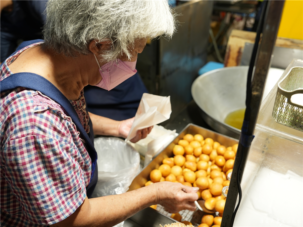 【台中東區。夜市】『旱溪夜市』25家美食大蒐集！台中傳統大型夜市界中的扛霸子！ @傻蛋夫妻生活札記