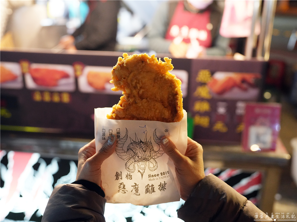 【台中東區。夜市】『旱溪夜市』25家美食大蒐集！台中傳統大型夜市界中的扛霸子！ @傻蛋夫妻生活札記