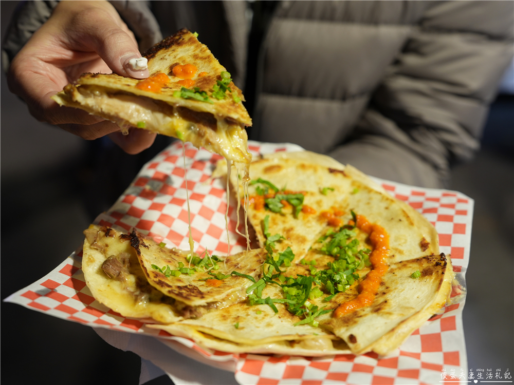 【台中東區。夜市】『旱溪夜市』25家美食大蒐集！台中傳統大型夜市界中的扛霸子！ @傻蛋夫妻生活札記