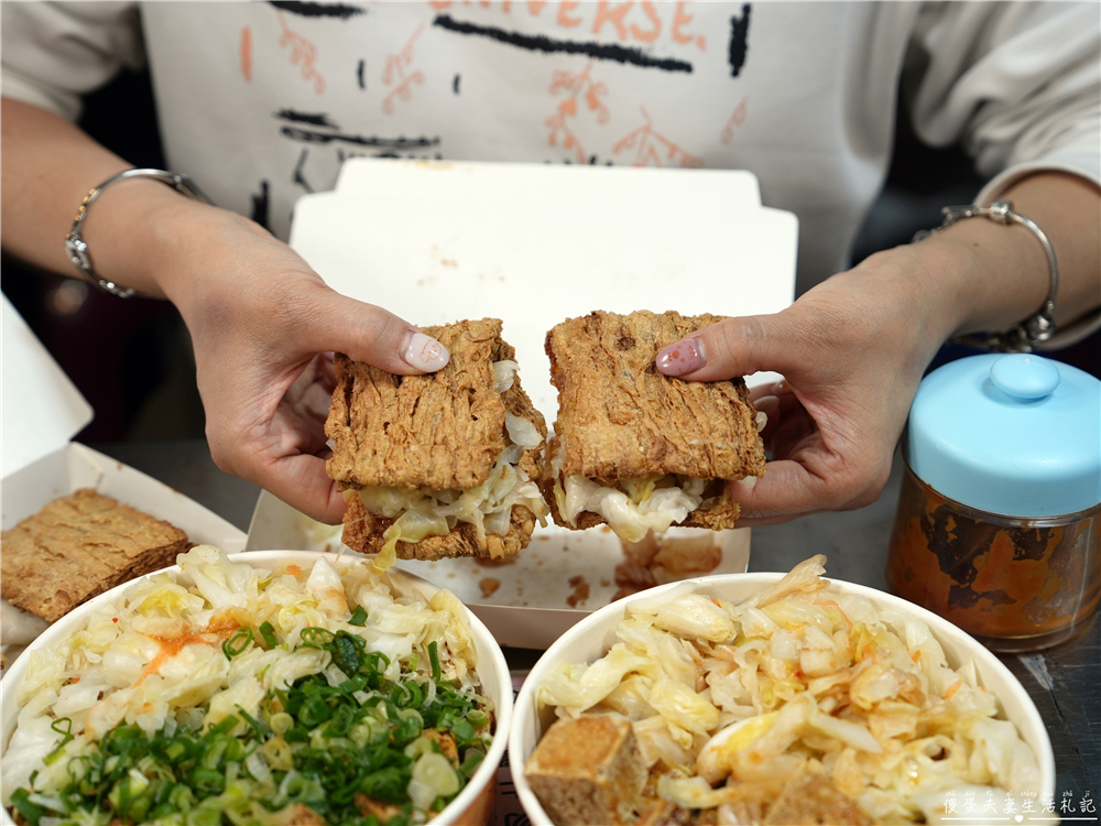 【台中東區。夜市】『旱溪夜市』25家美食大蒐集！台中傳統大型夜市界中的扛霸子！ @傻蛋夫妻生活札記