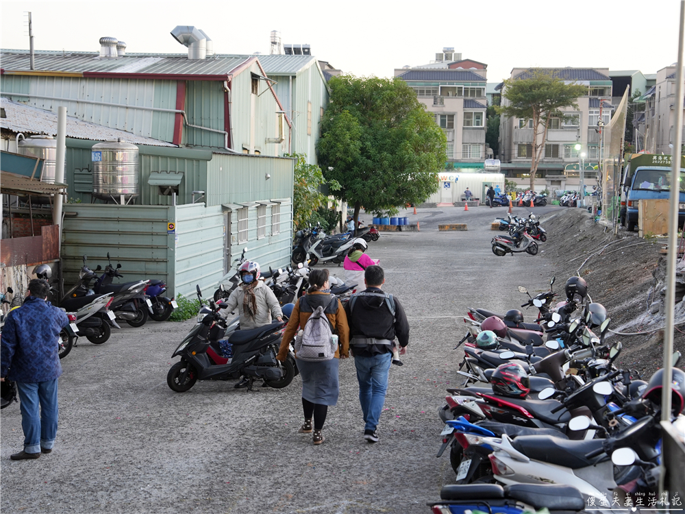 【台中東區。夜市】『旱溪夜市』25家美食大蒐集！台中傳統大型夜市界中的扛霸子！ @傻蛋夫妻生活札記