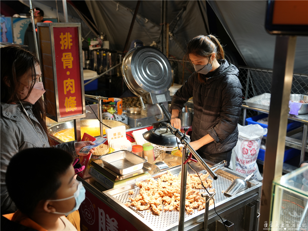 【台中東區。夜市】『旱溪夜市』25家美食大蒐集！台中傳統大型夜市界中的扛霸子！ @傻蛋夫妻生活札記