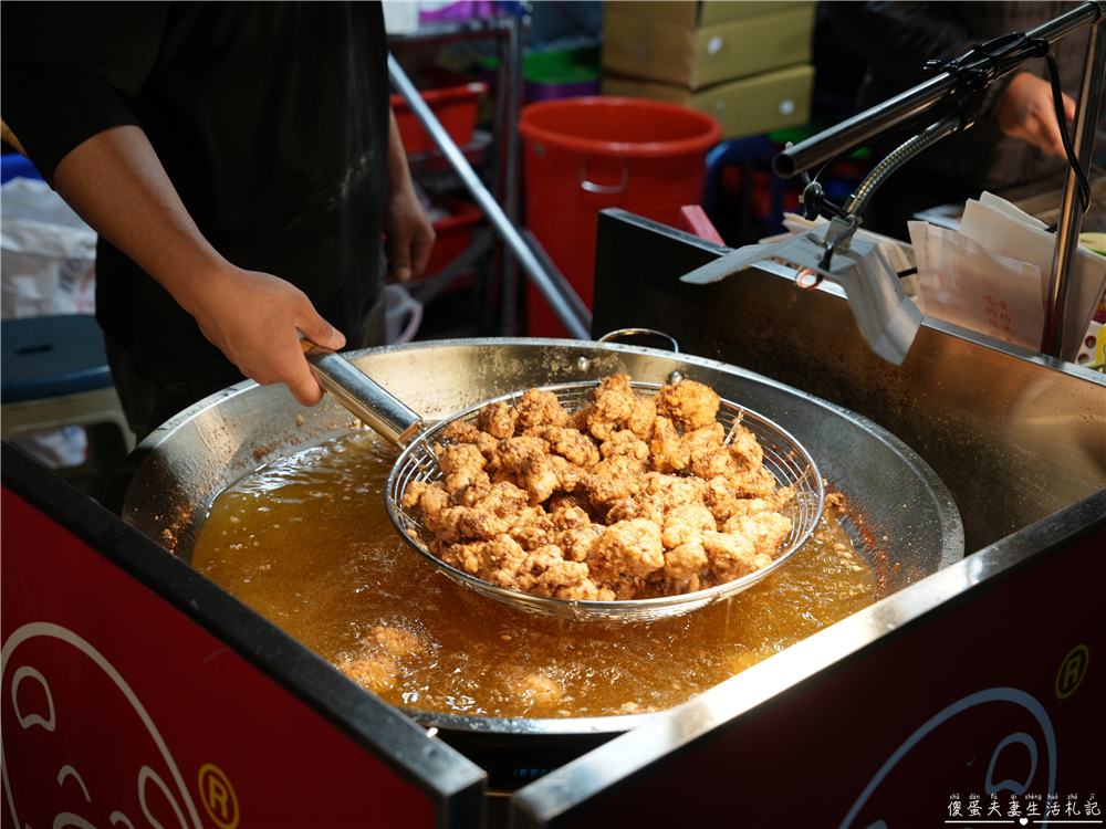 【台中東區。夜市】『旱溪夜市』25家美食大蒐集！台中傳統大型夜市界中的扛霸子！ @傻蛋夫妻生活札記