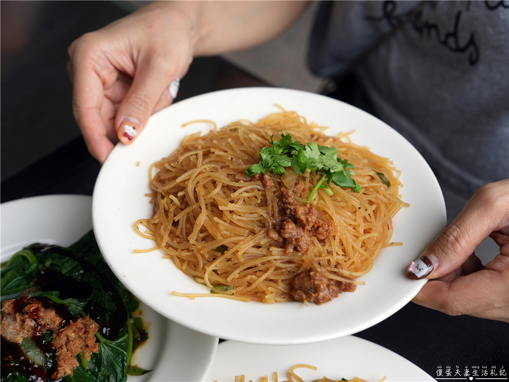 【南投埔里。美食】『振松記米粉』招牌芋頭米粉湯！埔里酒廠旁的70年老字號！ @傻蛋夫妻生活札記