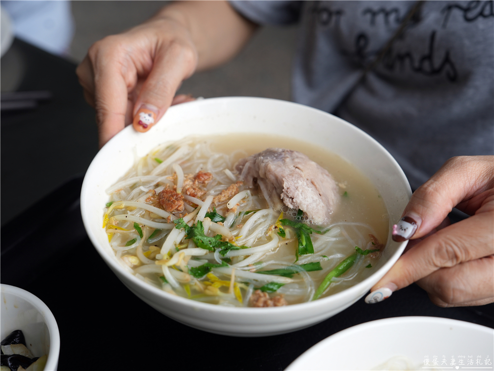 【南投埔里。美食】『振松記米粉』招牌芋頭米粉湯！埔里酒廠旁的70年老字號！ @傻蛋夫妻生活札記